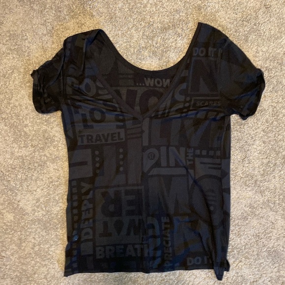 EUC Lululemon Loose Fit Short Sleeve V Neck Workout Shirt - Picture 1 of 6